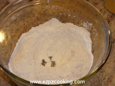 Mix the dry ingredients of the bread