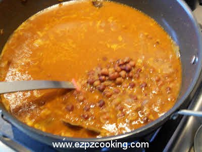 Mix kale chane and tomato gravy