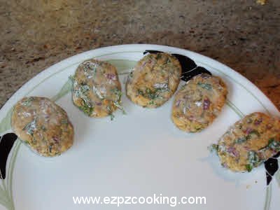 Raw falafel balls