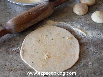 Roll the dough for gobhi parantha