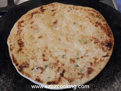 Cook gobhi parantha