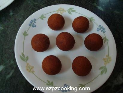 Cool the gulab jamun balls