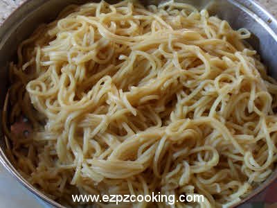 Boil noodles for Mongolian Noodles