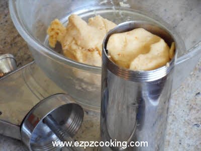 Fill murku machine with dough