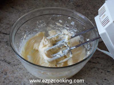 Prepare nankhatai dough