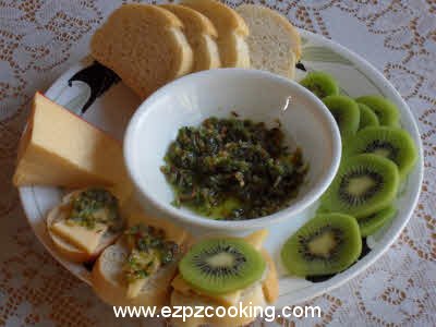 Thecha with baguette and kiwi