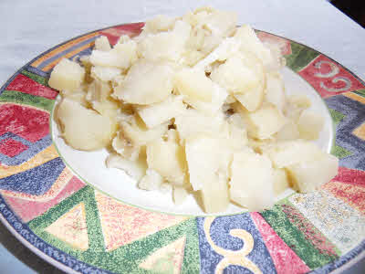 Cut potatoes for sandwich