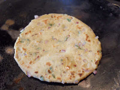 oil the dal parantha