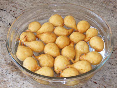 Soak pakoris for kadhi