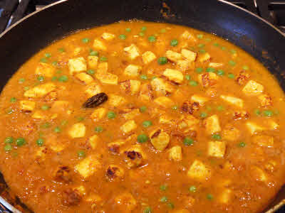 Add paneer to the curry