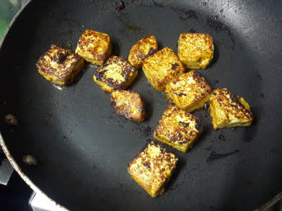 Cooking paneer