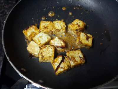 Cooking paneer