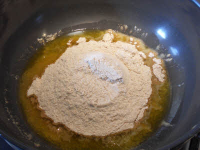 Roast flour in ghee