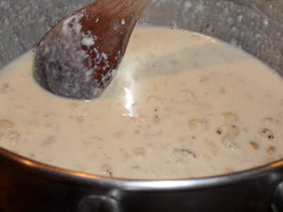 Add sugar to makhana kheer