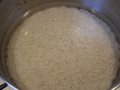 Soak rice for Jeera Rice