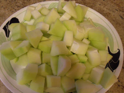 Peel and cut papaya