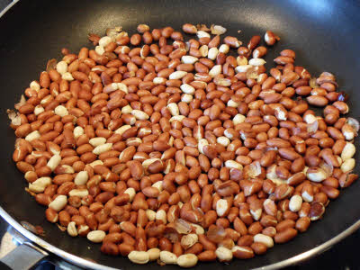 Roast peanuts