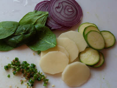 Chop the vegetables for pakori