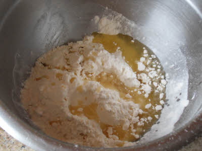 Combine flour, salt and oil