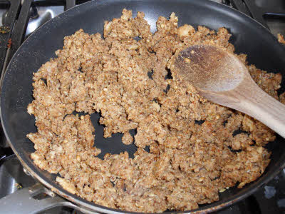 prepare filling for khasta kachori