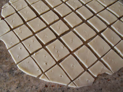 Cutting papri squares