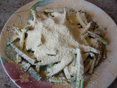 Mix besan with okra