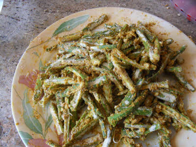 Mix besan with okra