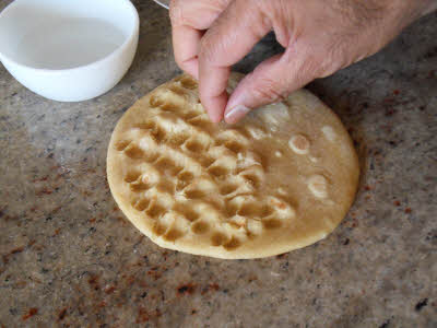 Pinching haath ki roti