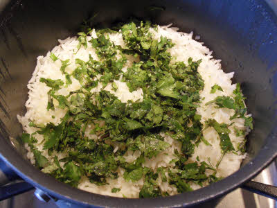 Add chopped coriander leaves, lime juice and a tbsp of garlic oil