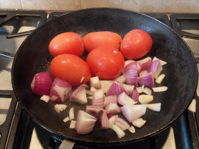 Roast onion, tomato, garlic for roasted tomato chutney