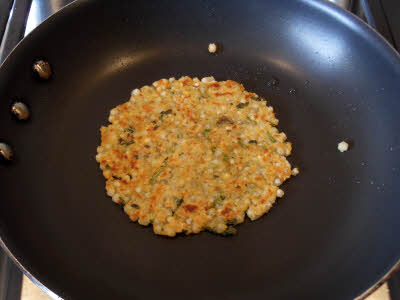 Cook Sabudana Thalipeeth