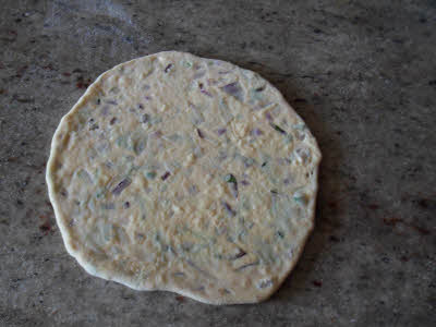 Roll the paneer parantha
