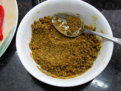 Mix oil in spices