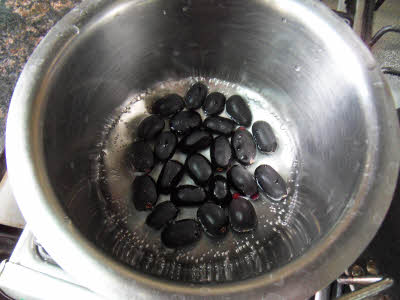 Boiling jamun