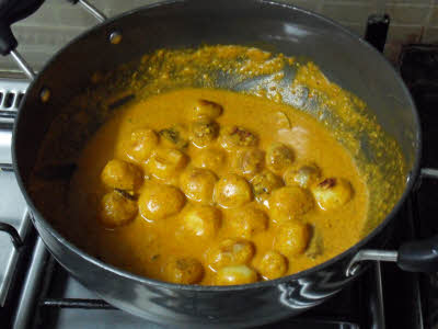 Dum Aloo, ready to serve