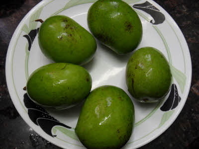 Raw mangoes