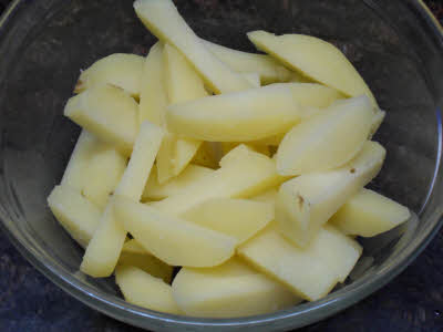 Parboiled potato wedges