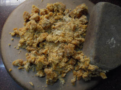 Crushed jaggery