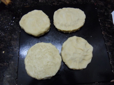 Divide the Shakkar Pare dough in 4 parts
