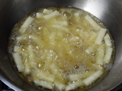 Frying Shakkar Pare