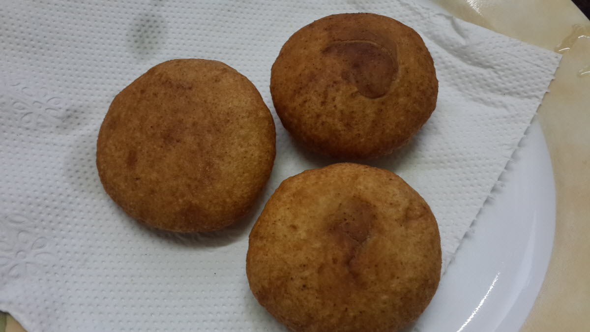 Fried dough balls
