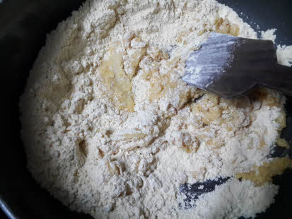 Cook besan in ghee