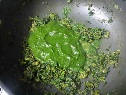 Cook leaves for Palak Methi Aloo