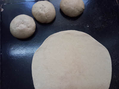 Dough balls for Lachcha Roti