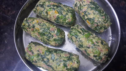 Raw muthiya rolls