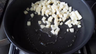 Saute potatoes for sabudana khichdi