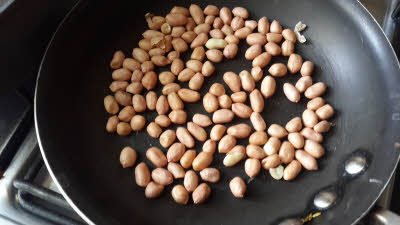 Roast peanuts for sabudana khichdi