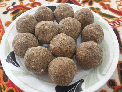 Alsi Ke Laddoo are ready