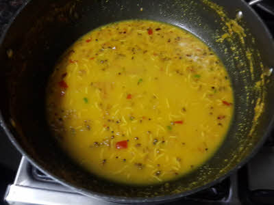 Prepare gravy for papad ki Sabji