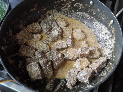 Add Sepu Badi to the wok
